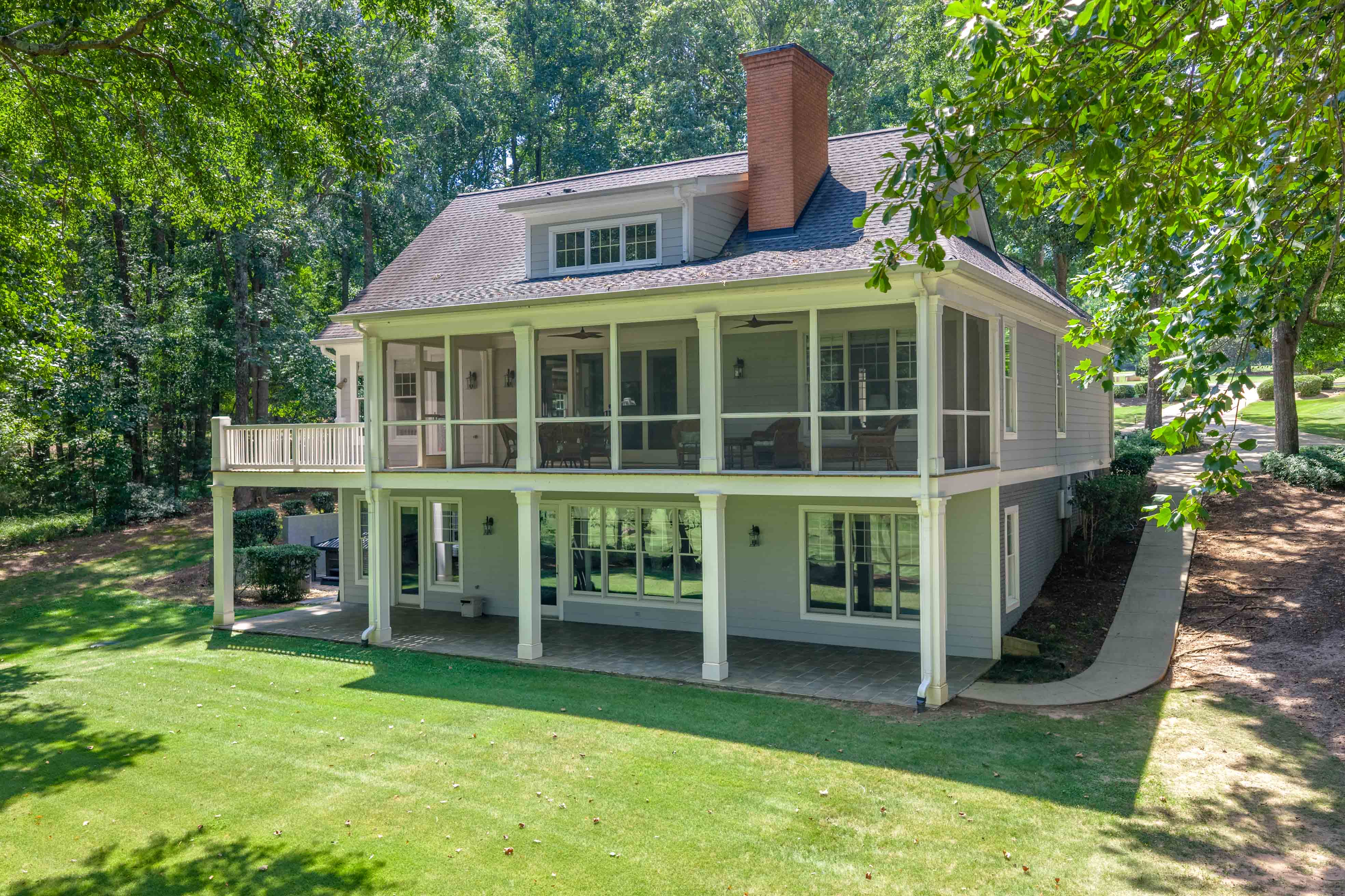 100 Greenwood Court image 2